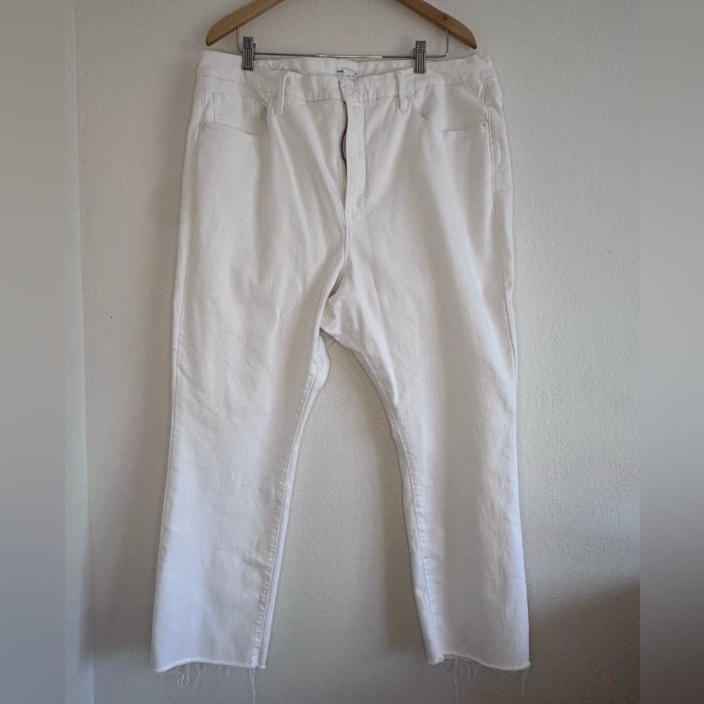 Good American Good Legs Straight Jeans in White - Size 24